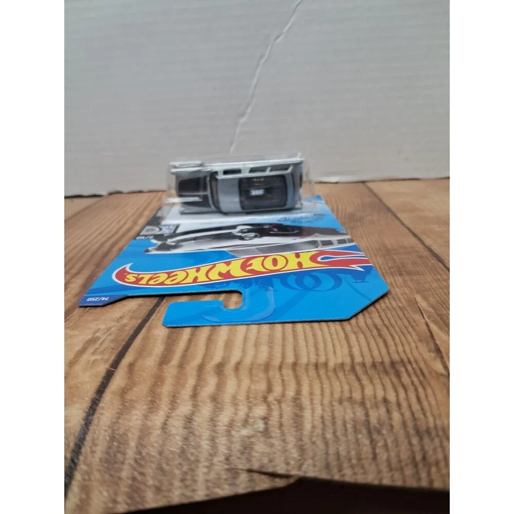 HOT WHEELS 2020 ROD SQUAD 8 CRATE 7/10 Silver